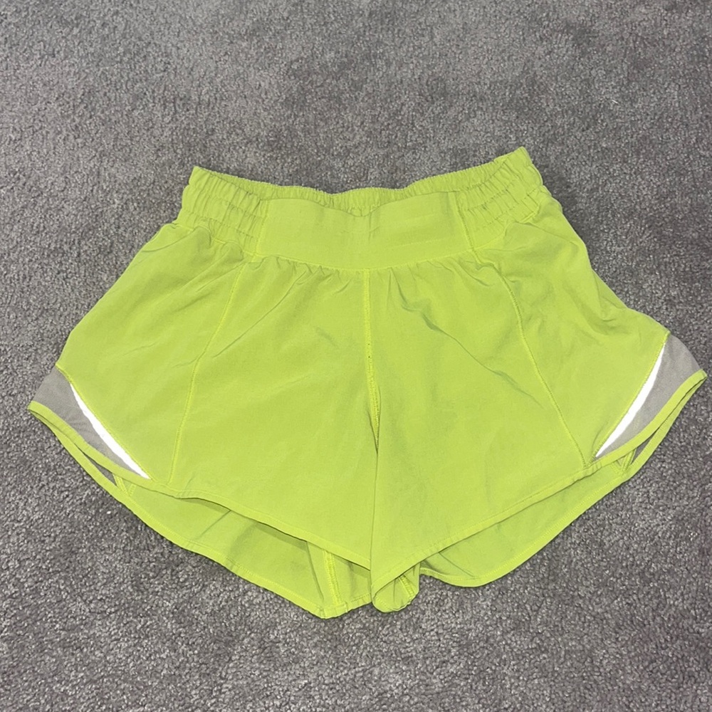 Lululemon neon yellow hotty hot shirt size 4 high rise 4in